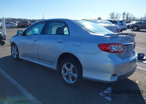 2011 Toyota Corolla S z USA, uszkodzony, nr VIN 2T1BU4EE8BC710006
